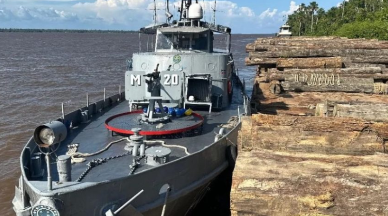 operação da Marinha apreende mais de 2 mil metros cúbicos de madeira no Pará