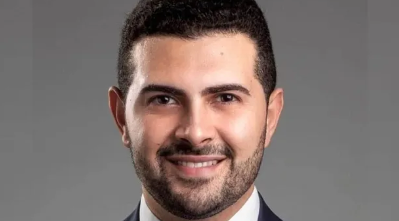 Victor Cassiano volta ao cargo de prefeito