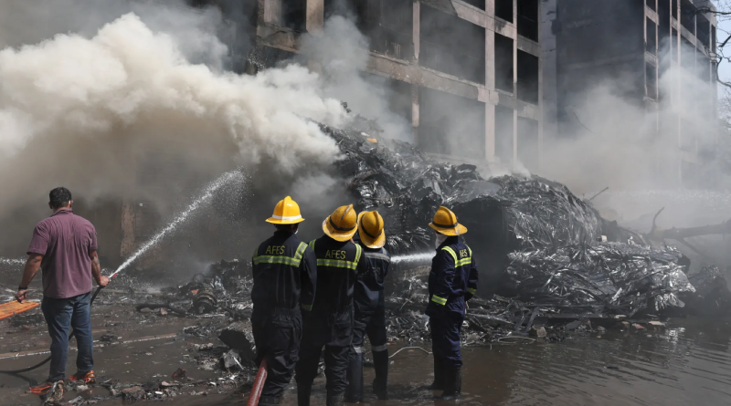 Das 242 pessoas, 217 são adultos, 11 crianças e dois bebês. | © REUTERS/Amit Dave