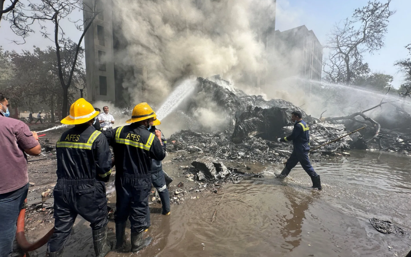 Das 242 pessoas, 217 são adultos, 11 crianças e dois bebês. | © REUTERS/Amit Dave