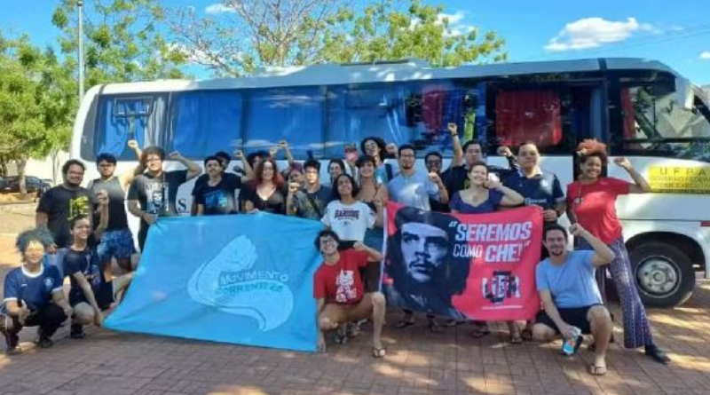 Estudantes da UFPA que sofreram acidente posaram junto em foto antes da viagem do PA para GO — Foto: Redes sociais/Reprodução