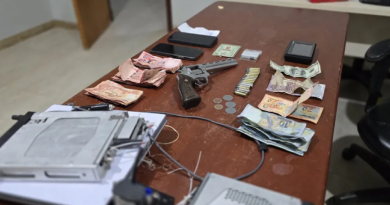 Armas, dinheiro e celulares foram apreendidos com suspeitos de tráfico no PA — Foto: PF/Divulgação