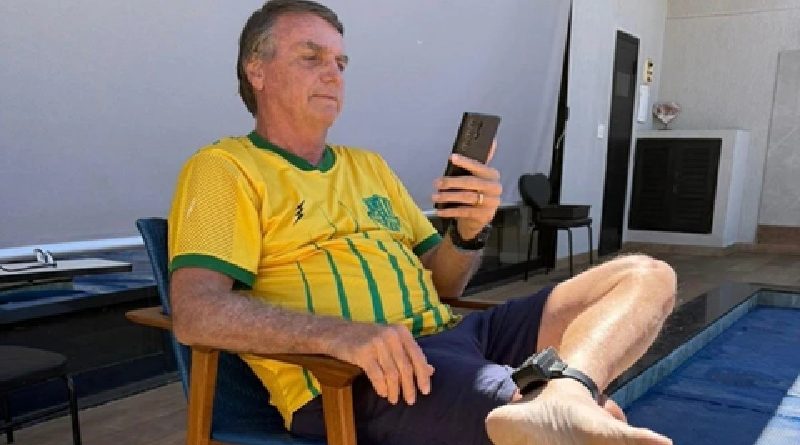 Veja registros de Jair Bolsonaro com a tornozeleira eletrônica