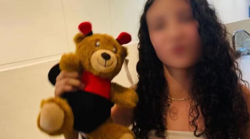 menina de 14 anos morre ao falez lipo e colocar silicone