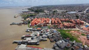 Vila da Barca é a maior comunidade de palafitas de Belém. Foto: Luis Ushirobira/InfoAmazonia