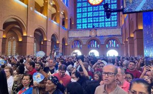 Missa solene no 12 de outubro, em Aparecida — Foto: Leo Nicolini/g1