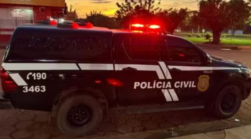 A Polícia Civil deu voz de prisão a mãe e a conduziu para a delegacia de policia — Foto_ Divulgação_Policia Civil