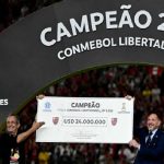 Flamengo fica mais perto do segundo bilhão com tetra da Libertadores