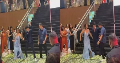 Mãe e filho dançam em formatura e encantam com sincronia