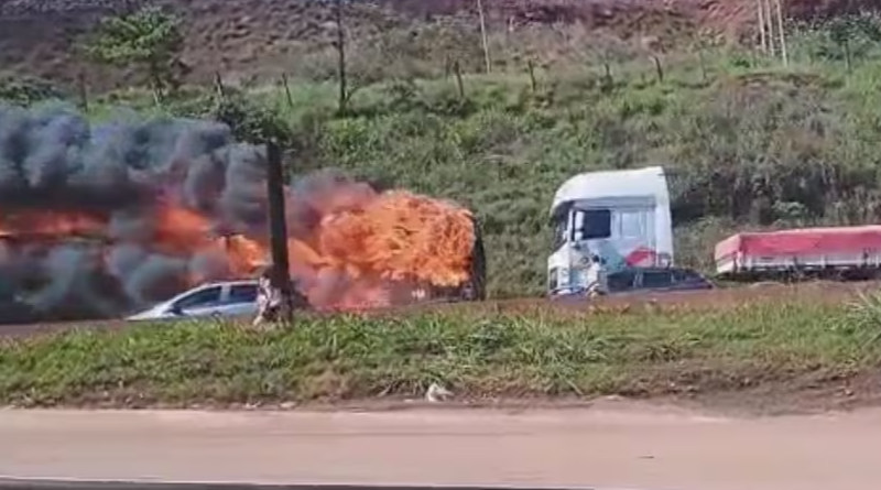 Onibus em chamas- Jornal Folha do Progresso