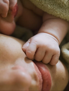 Nasce Zuza, filha de Rafa Kalimann e Nattan — Foto: Hanna Rocha Fotografia/